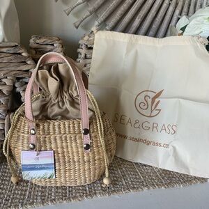 Straw handbag